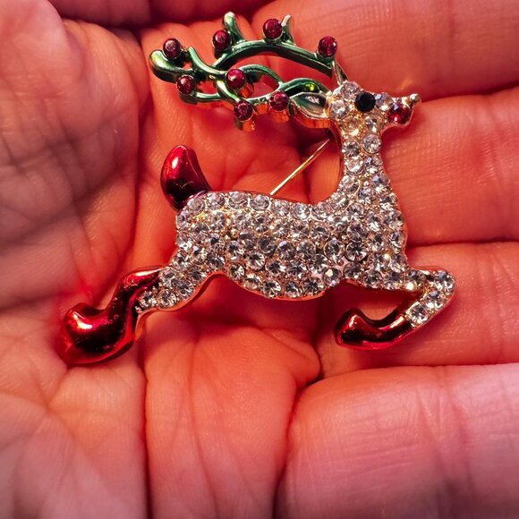 Vintage Rhinestone Reindeer Brooch Gold Tone Holiday Pin - Picture 1 of 3